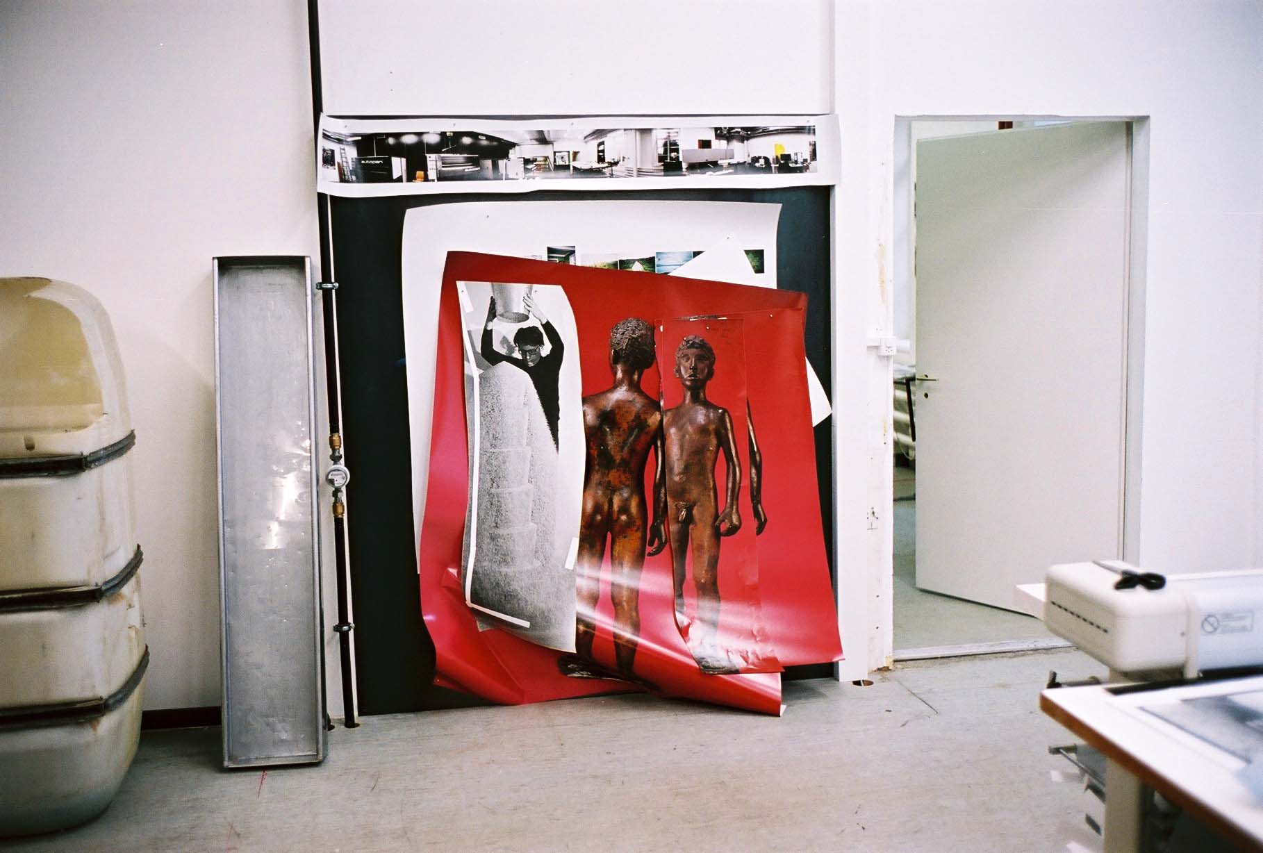 Roman Signer u Shahryar Nashat Handvergroesserungen